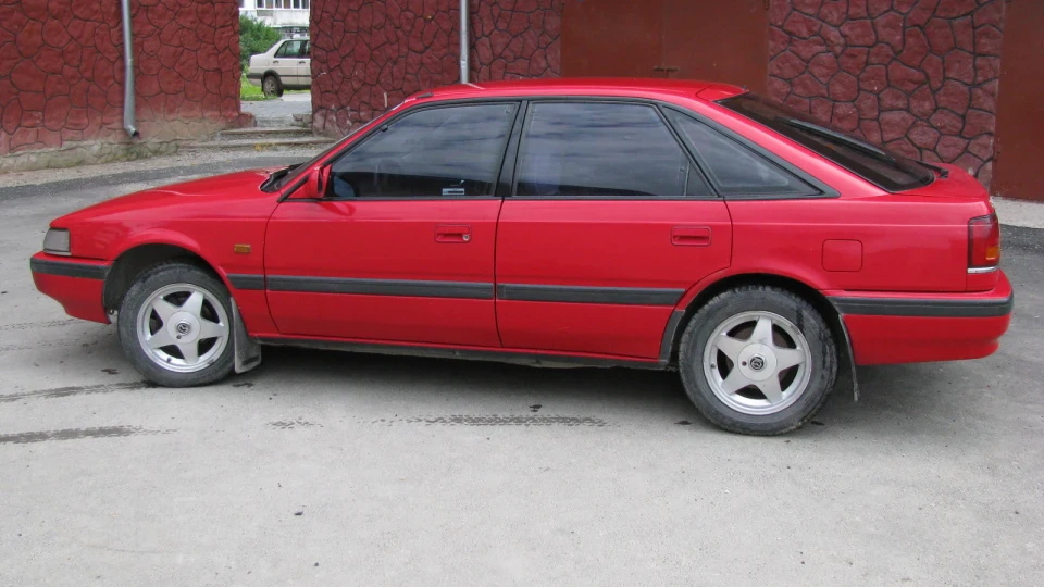 Mazda 626 хетчбек 5