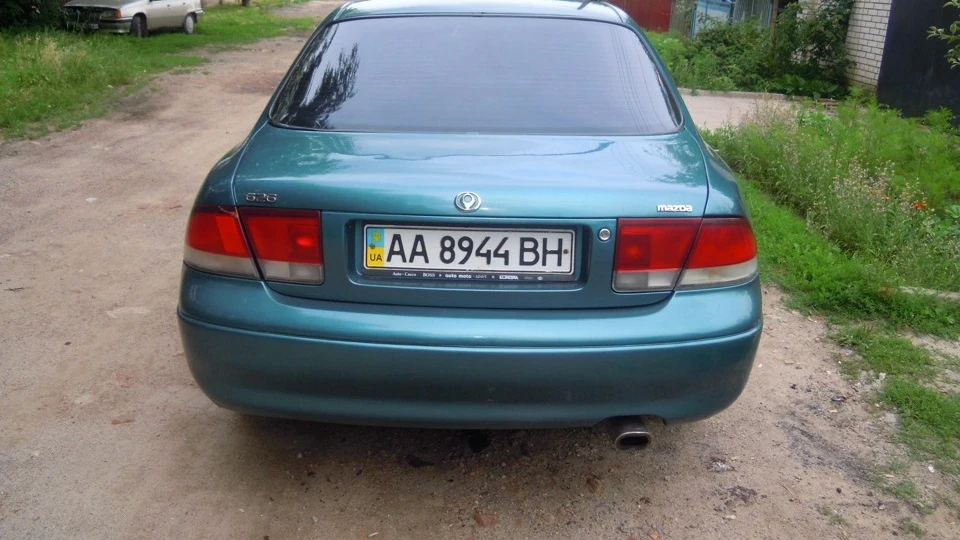 Mazda 626 зелена конячка 2