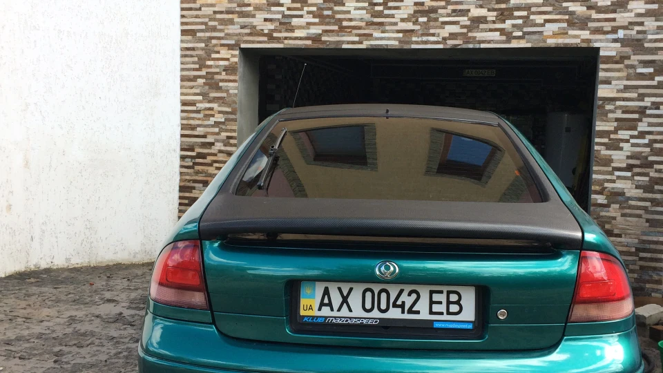 Mazda 626 Зелений слоник