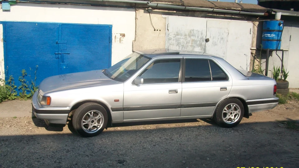 Mazda 929 Іпонський кораблик