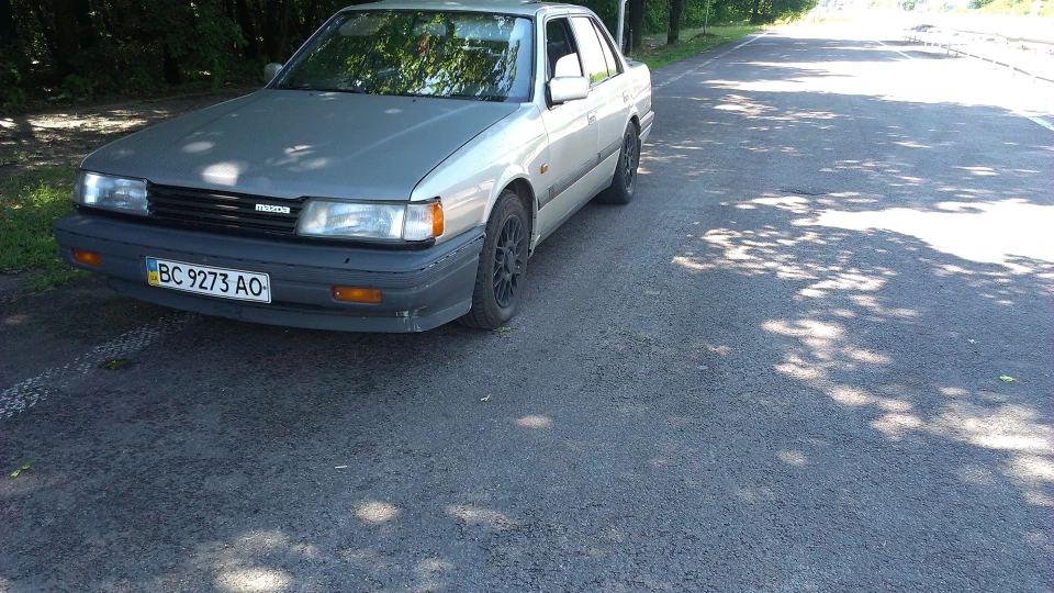 Mazda 929 Old 4