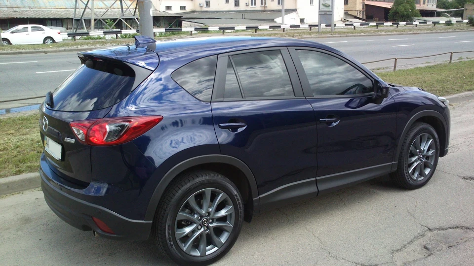 Mazda CX-5 gloomy sky