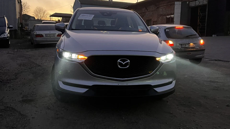 Mazda CX-5 Сіра відбивна