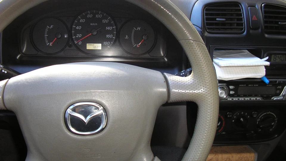 Mazda Demio 2
