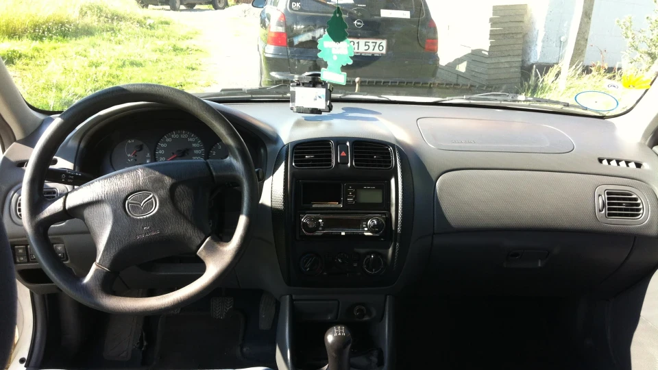 Mazda Familia 4