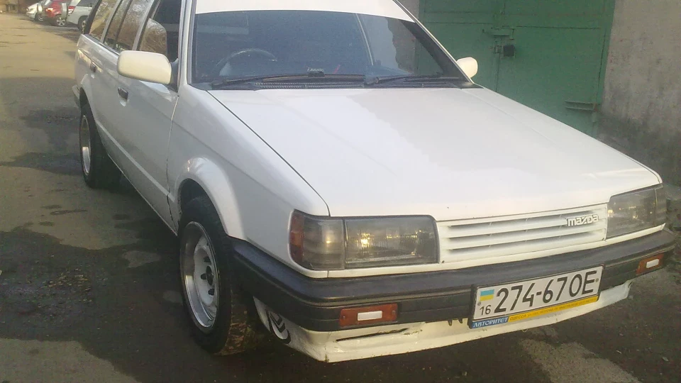 Mazda Familia JAPAN BEE 2