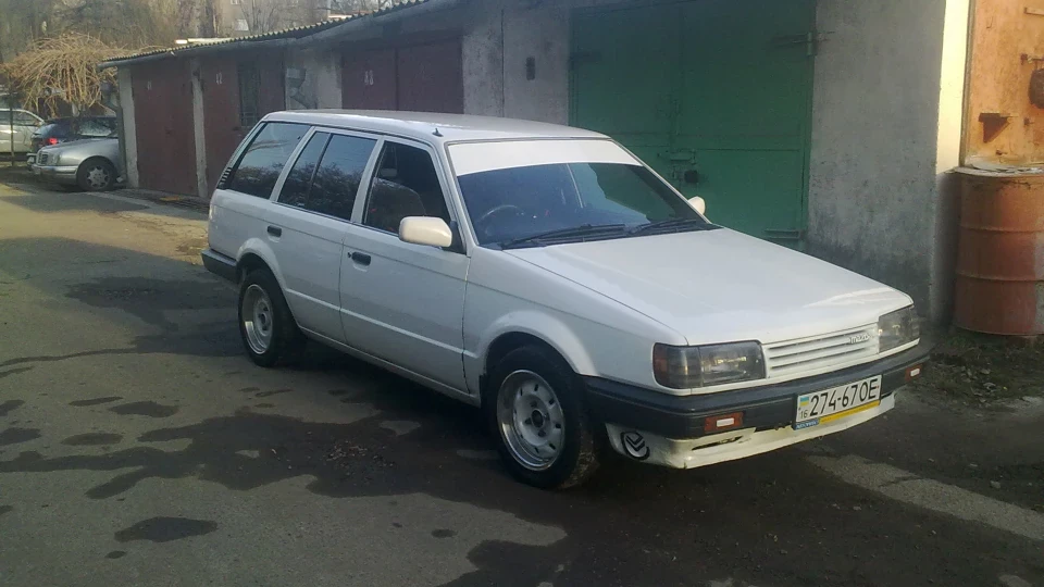 Mazda Familia JAPAN BEE 3