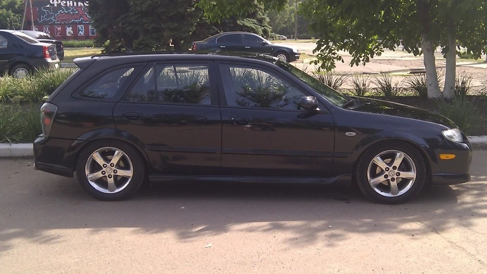 Mazda Familia Protege 5 Speed Black 4