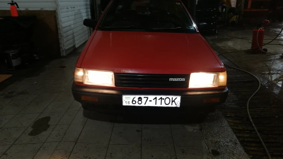 Mazda Familia XG 3