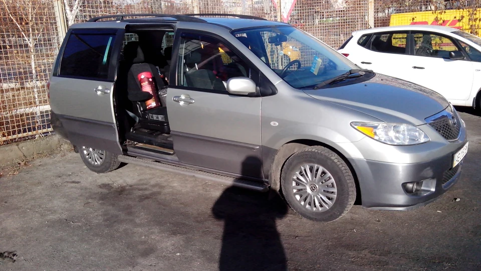 Mazda MPV Splendida 4