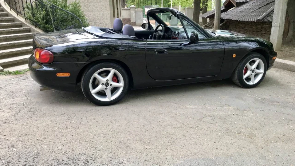 Mazda MX-5 Ожина 4