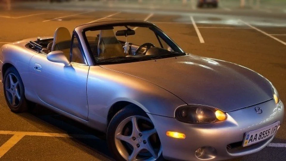 Mazda MX-5 Miata 1.8 AT