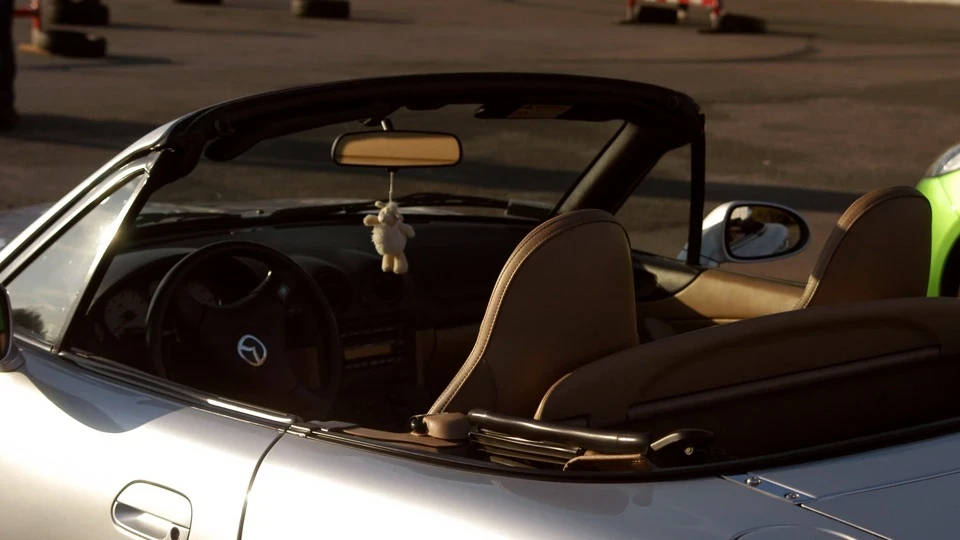 Mazda MX-5 Miata 1.8 AT 4