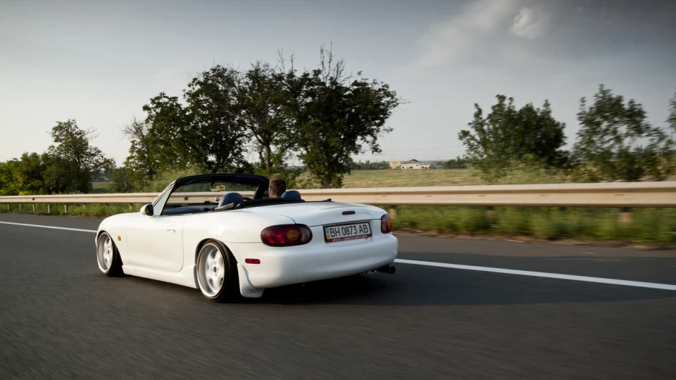 Mazda MX-5 Miata 3