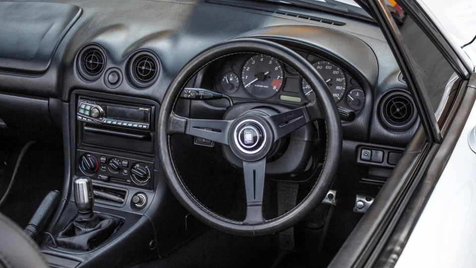Mazda MX-5 Roadster 2