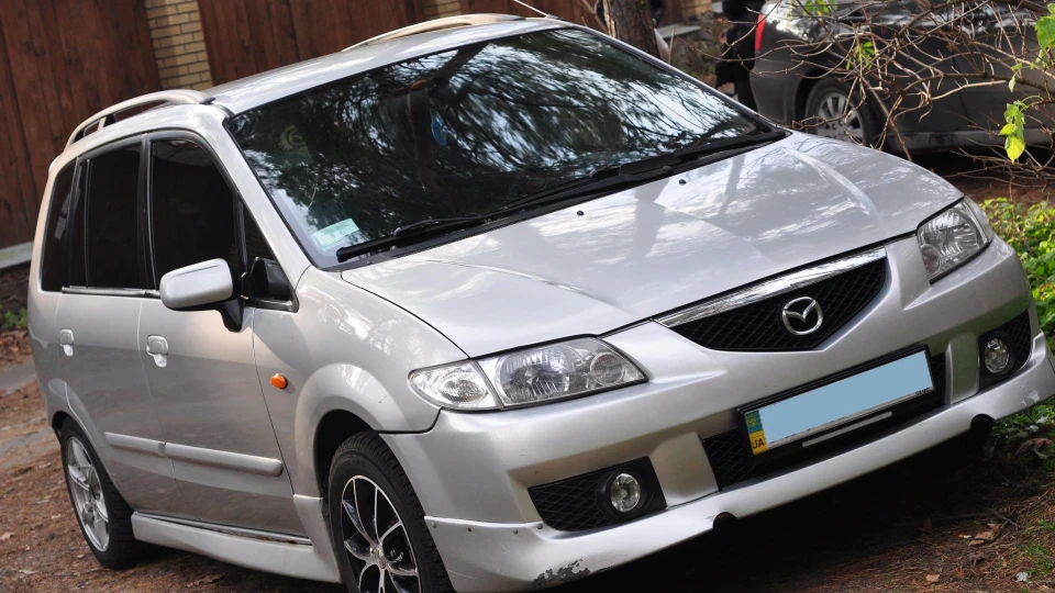 Mazda Premacy 4
