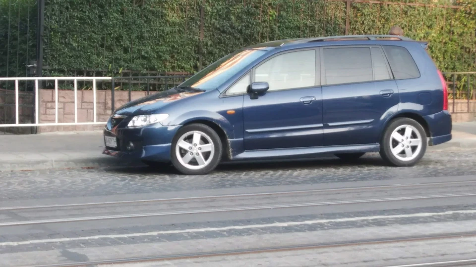 Mazda Premacy Wagon LifeStyle 2