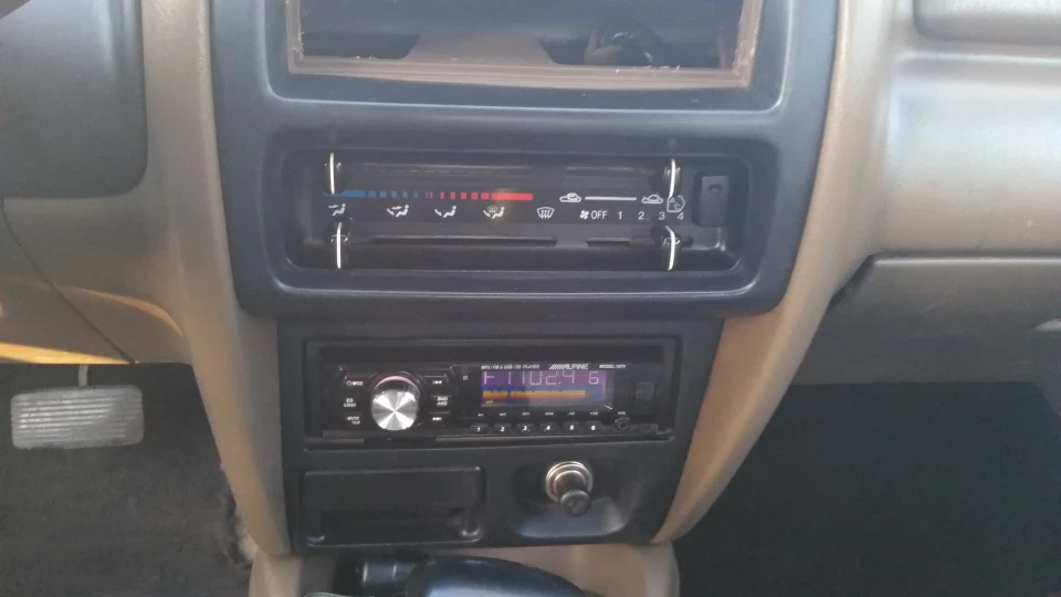 Mazda Protege 1.5 v16 4