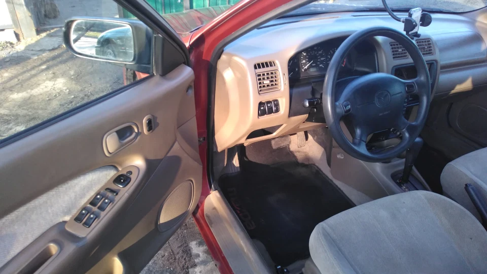 Mazda Protege 1.5 v16 5