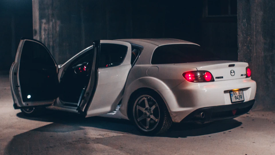 Mazda RX-8 White Wings