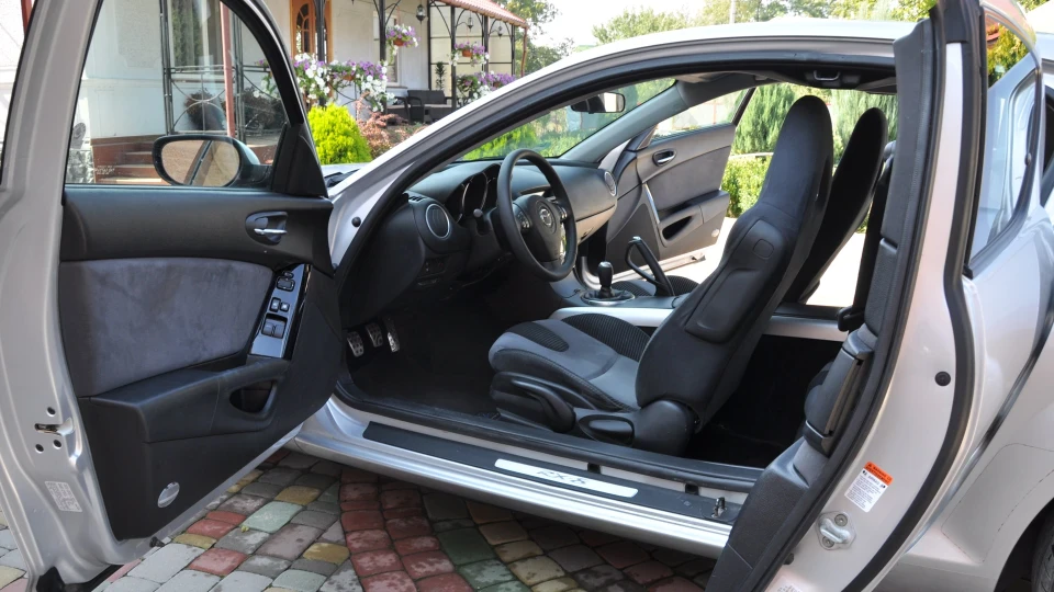Mazda RX-8 Звірюга)продана 2