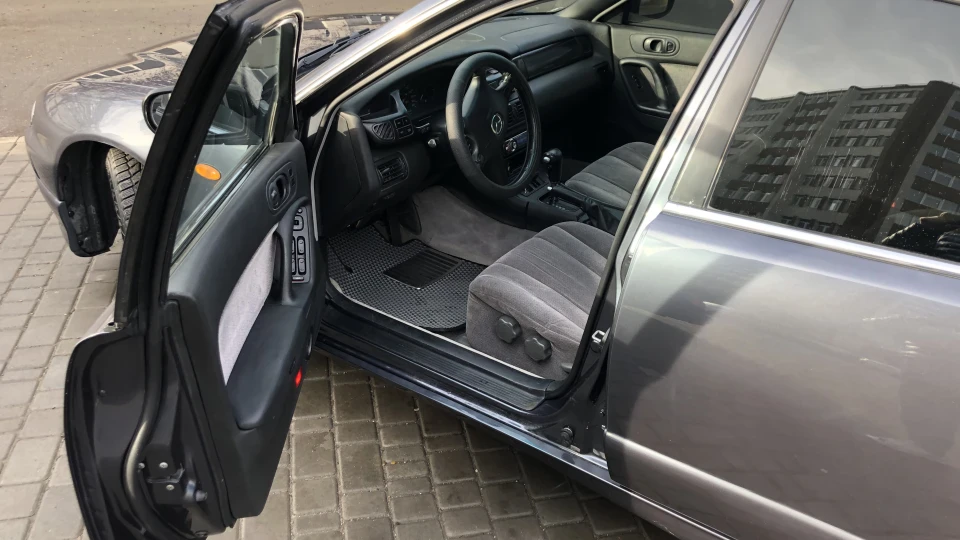 Mazda Xedos 9 Automatic 4