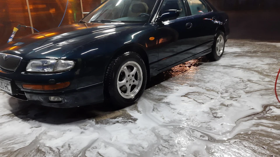 Mazda Xedos 9 Black Hole