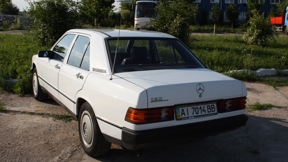 Mercedes-Benz 190 (W201) 4