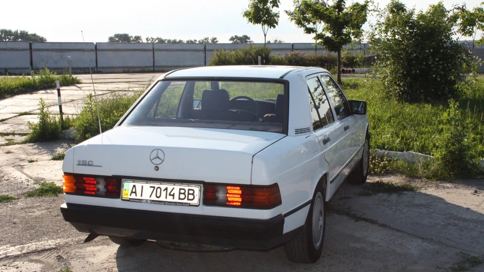 Mercedes-Benz 190 (W201) 5