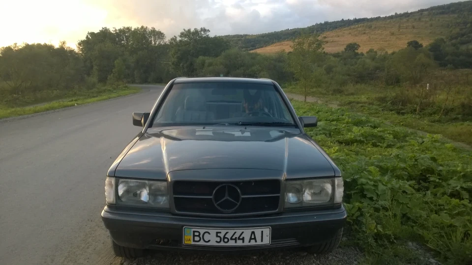 Mercedes-Benz 190 (W201) 4