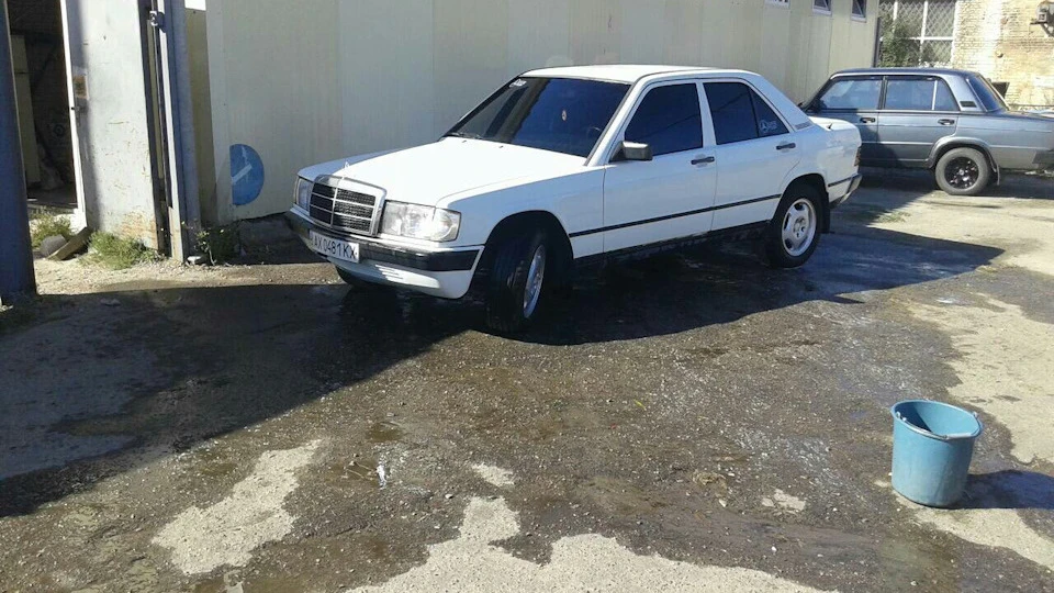 Mercedes-Benz 190 (W201)