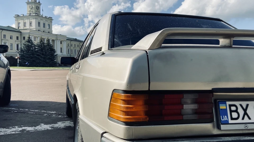 Mercedes-Benz 190 (W201) 4