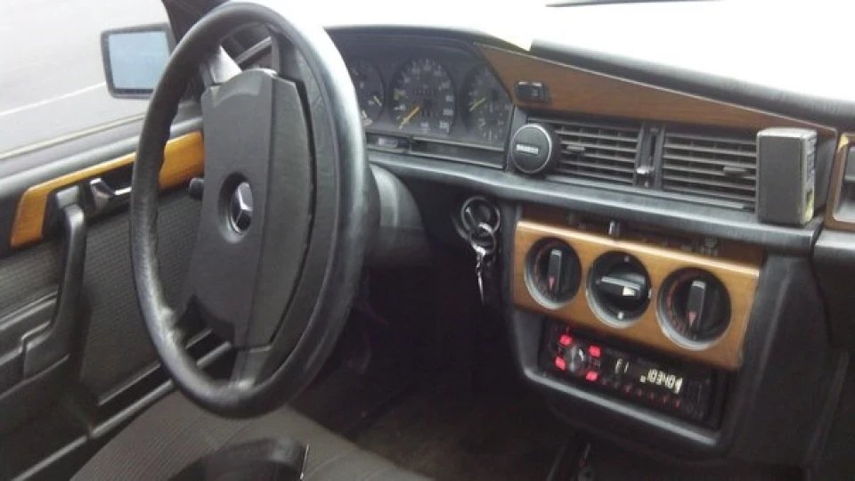 Mercedes-Benz 190 (W201) 2