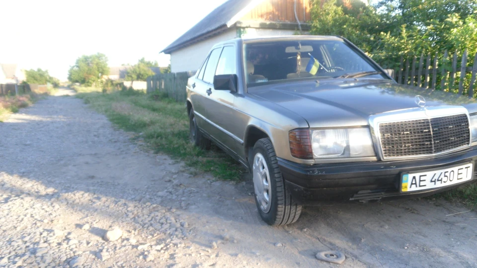 Mercedes-Benz 190 (W201) 5