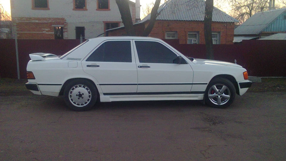 Mercedes-Benz 190 (W201) 190 D 2
