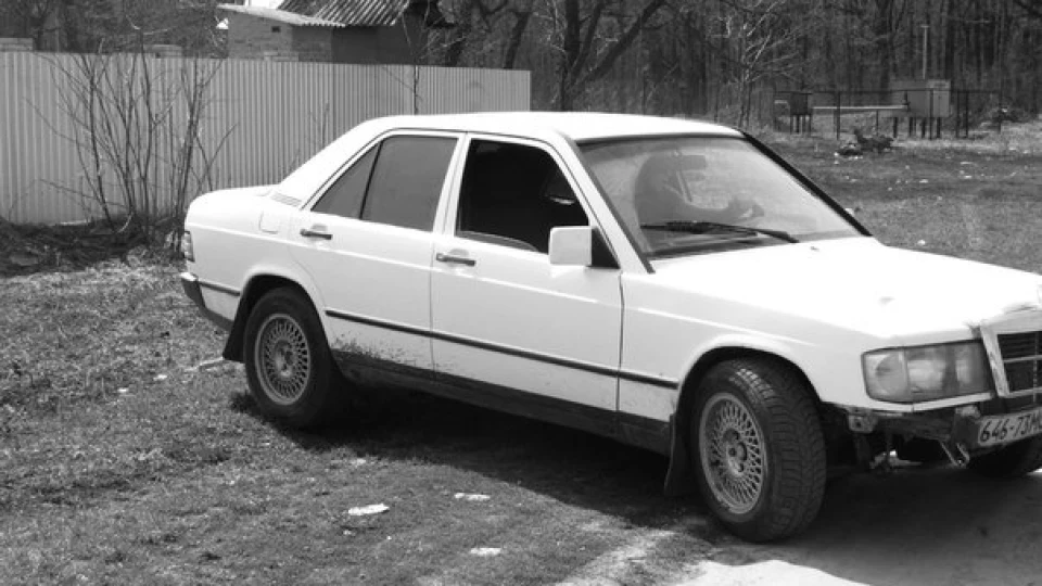 Mercedes-Benz 190 (W201) 2.0 бензин ластівка ) 2