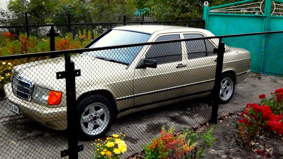 Mercedes-Benz 190 (W201) 2.3 автомат 5