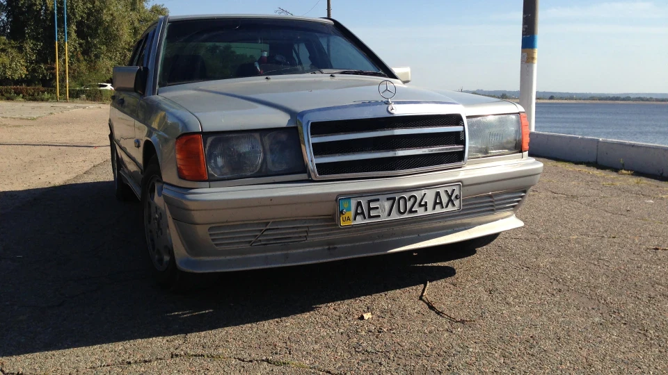 Mercedes-Benz 190 (W201) 2.3 бензин 2
