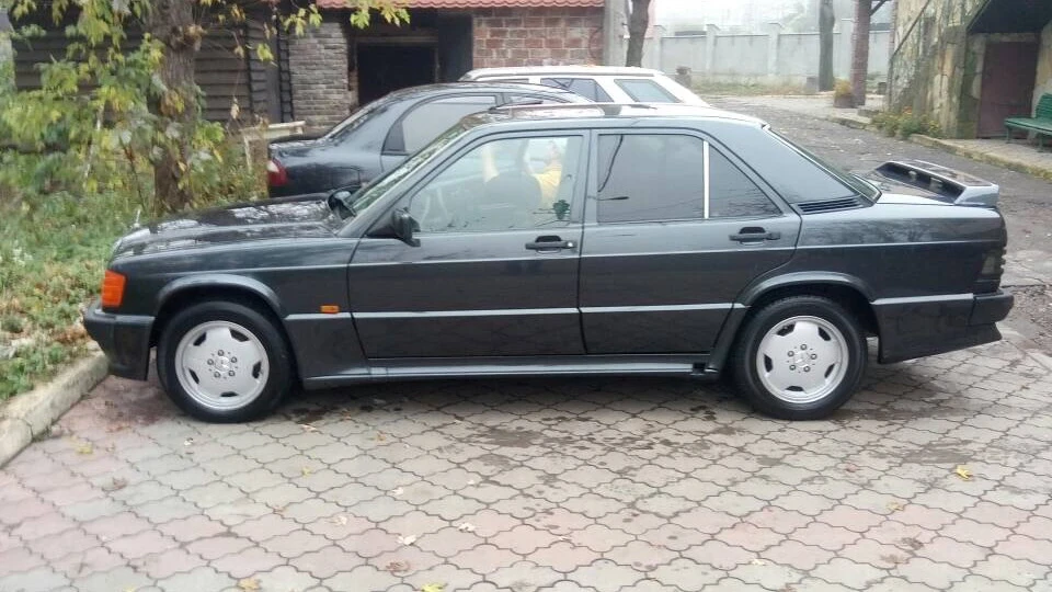 Mercedes-Benz 190 (W201) 2.5-16 Костик