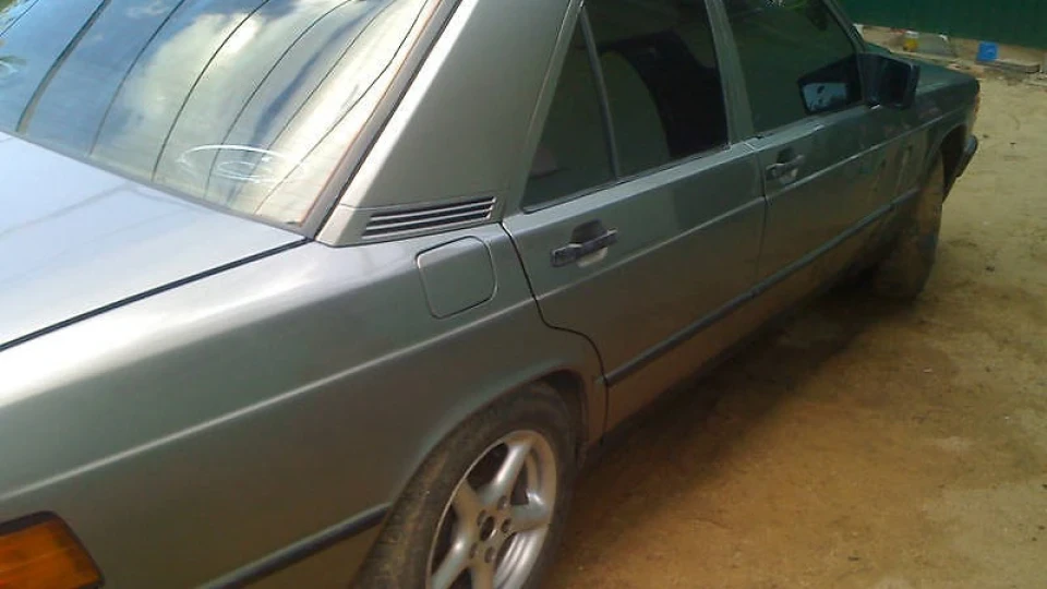 Mercedes-Benz 190 (W201) 2.о бензин 2