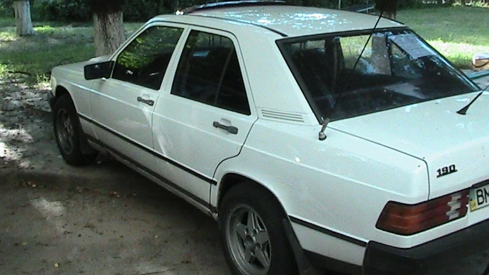 Mercedes-Benz 190 (W201) Біла Чайка 2