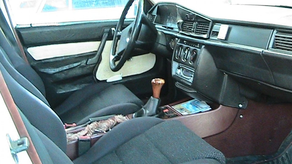 Mercedes-Benz 190 (W201) Біла Чайка 3