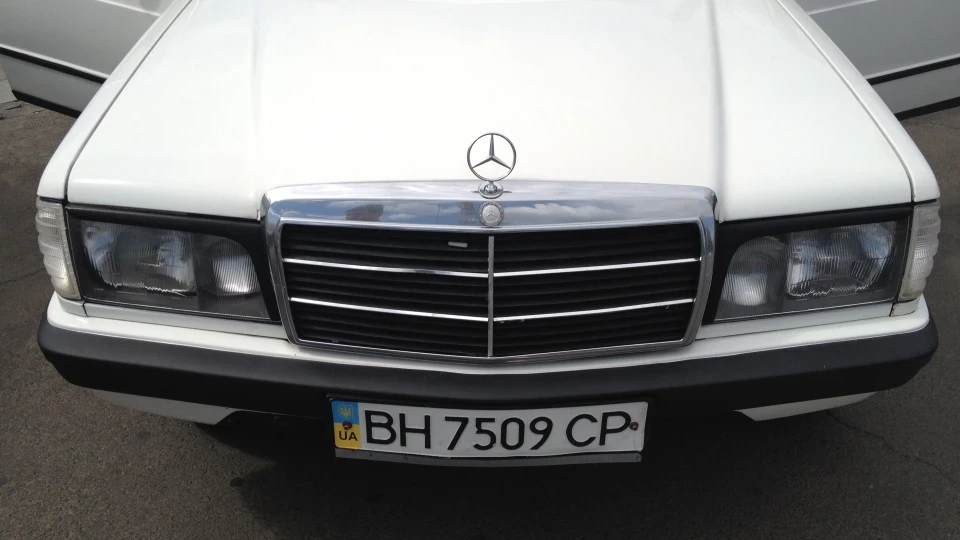 Mercedes-Benz 190 (W201) Білий 2.0 Дизель 3