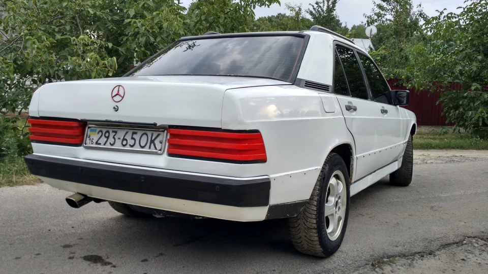 Mercedes-Benz 190 (W201) Білий бенз 2.3 2