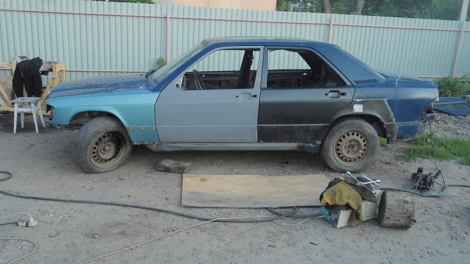 Mercedes-Benz 190 (W201) Blauer lord 2
