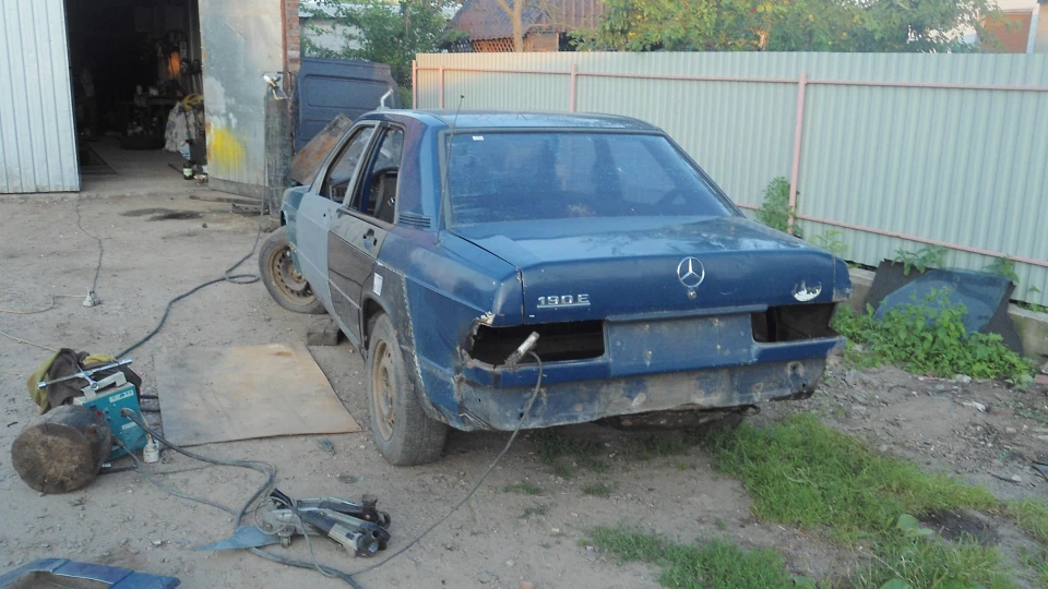 Mercedes-Benz 190 (W201) Blauer lord 3
