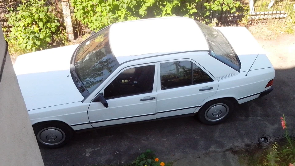Mercedes-Benz 190 (W201) Чудовисько на Pierburg 2ee