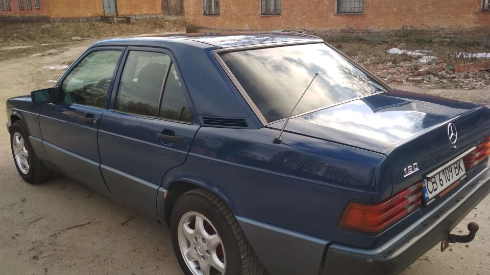 Mercedes-Benz 190 (W201) Ізолента 2