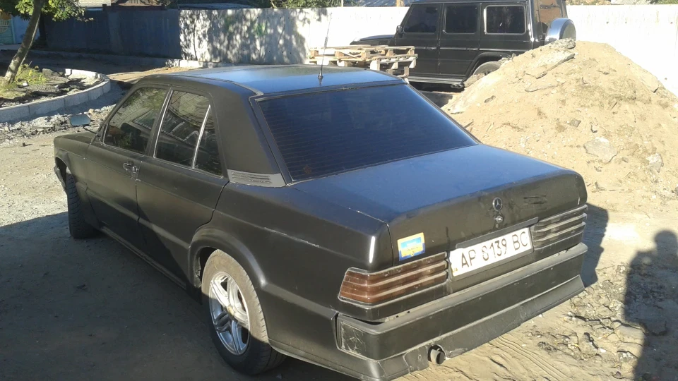 Mercedes-Benz 190 (W201) matte black 2,3л 2