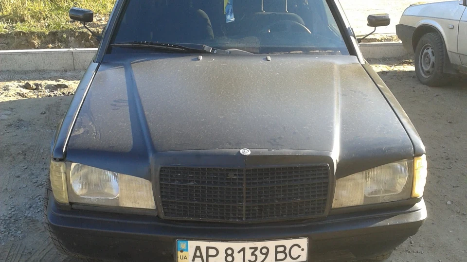 Mercedes-Benz 190 (W201) matte black 2,3л 4